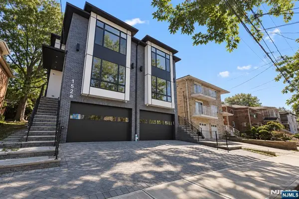 152 Morningside Lane A, Palisades Park, NJ 07650