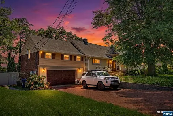 154 Ames Street, Hackensack, NJ 07601