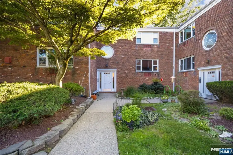 300 Claremont D1, Verona, NJ 07044 - #2