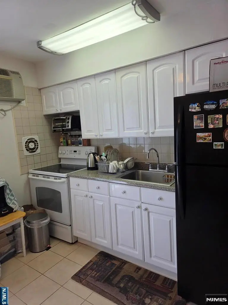 201 12th Street 15, Palisades Park, NJ 07650 - #2