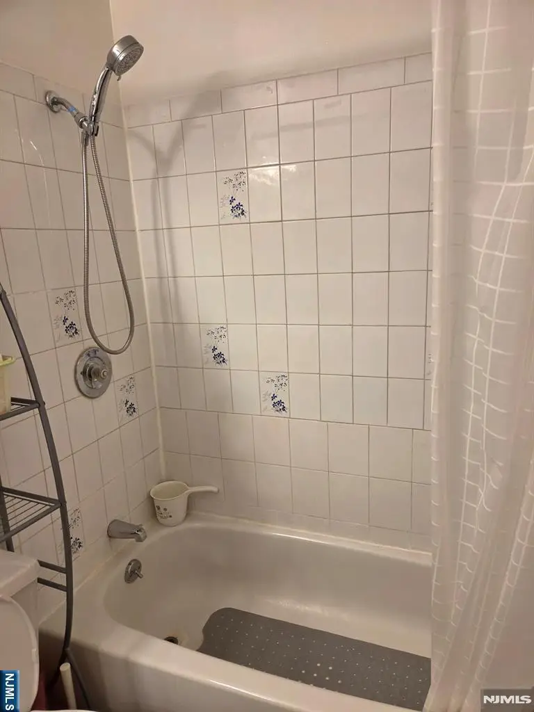201 12th Street 15, Palisades Park, NJ 07650 - #3