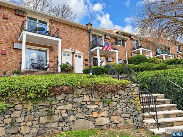 320 South Street 18H, Morristown Town, NJ 07960