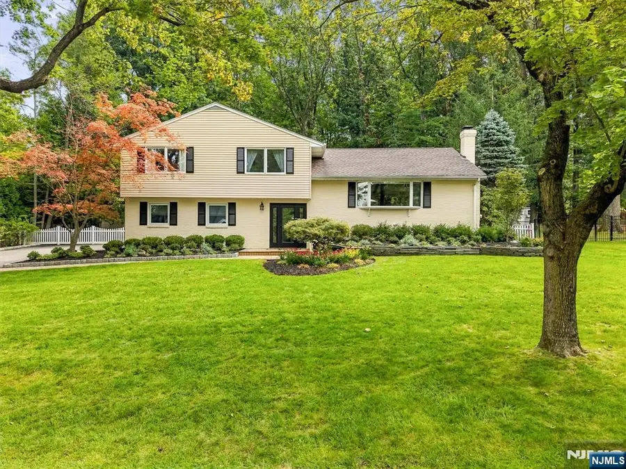 7 Ravine Drive, Woodcliff Lake, NJ 07677 - #3