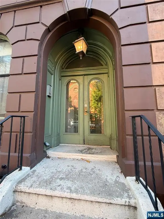 595 Jersey Avenue 1, Jersey City, NJ 07302