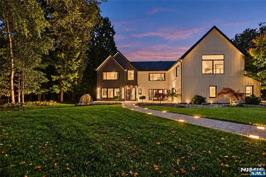 8 Airmont Avenue, Mahwah, NJ 07430 - #3