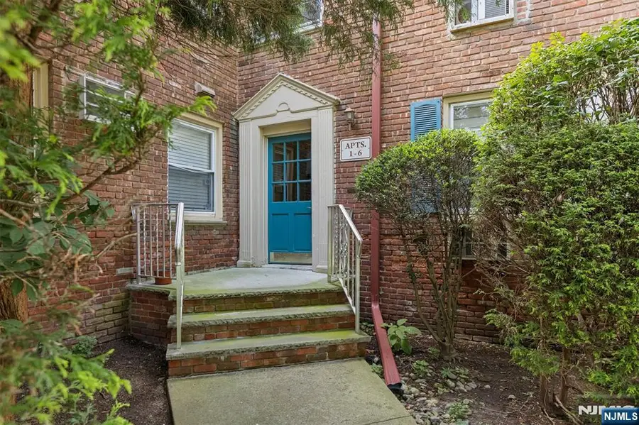 24 Hutton Avenue 6, West Orange, NJ 07052 - #3