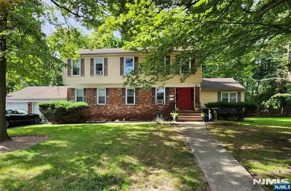 76 Prospect Street, Paramus, NJ 07652