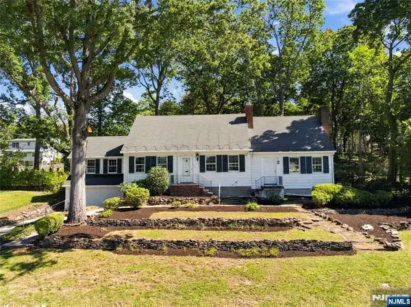 51 Valley View Terrace, Wayne, NJ 07470