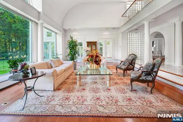 19 Scott Court, Allendale, NJ 07401