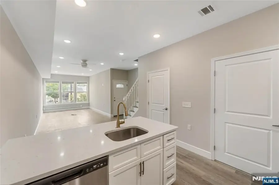 467 Bergen Avenue, Jersey City, NJ 07304 - #2