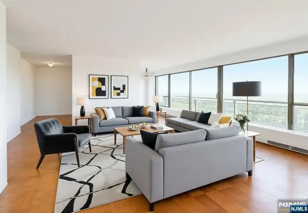 2077 Center Avenue 22H, Fort Lee, NJ 07024