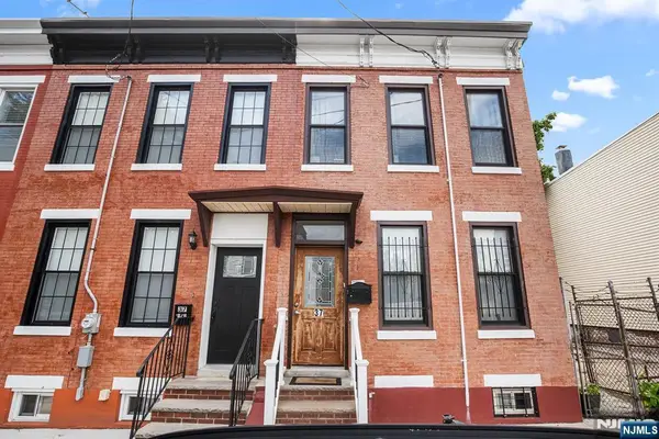 37 Emmet Street, Newark, NJ 07114