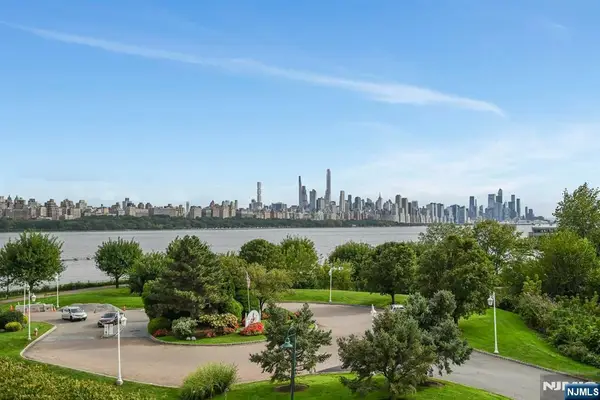 333 The Promenade, Edgewater, NJ 07020