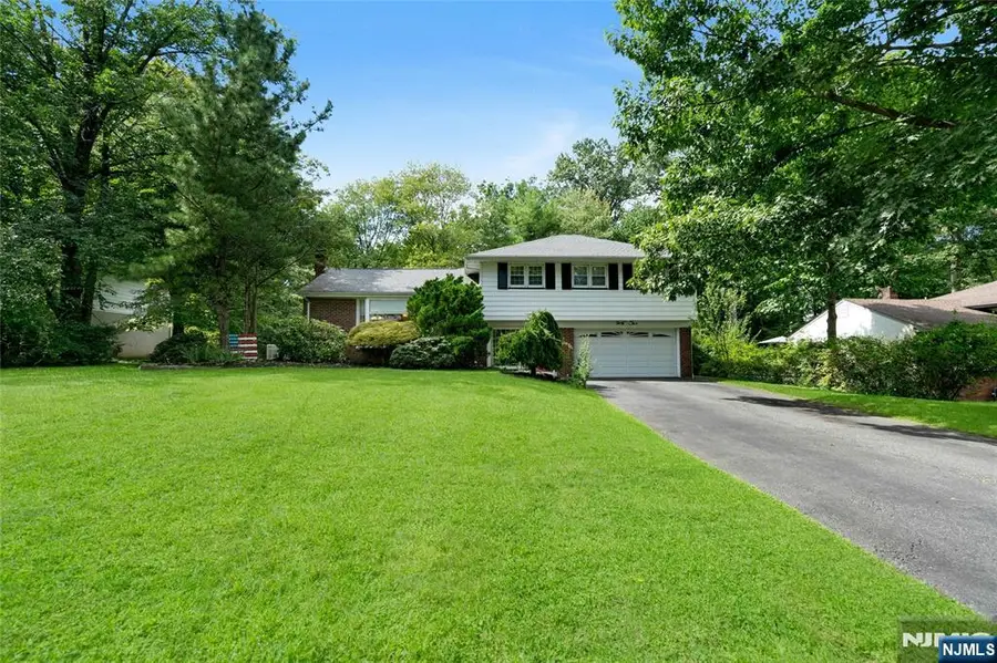 33 Douglas Drive, Montville, NJ 07082 - #2