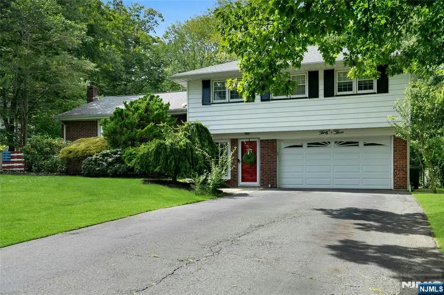 33 Douglas Drive, Montville, NJ 07082 - #3