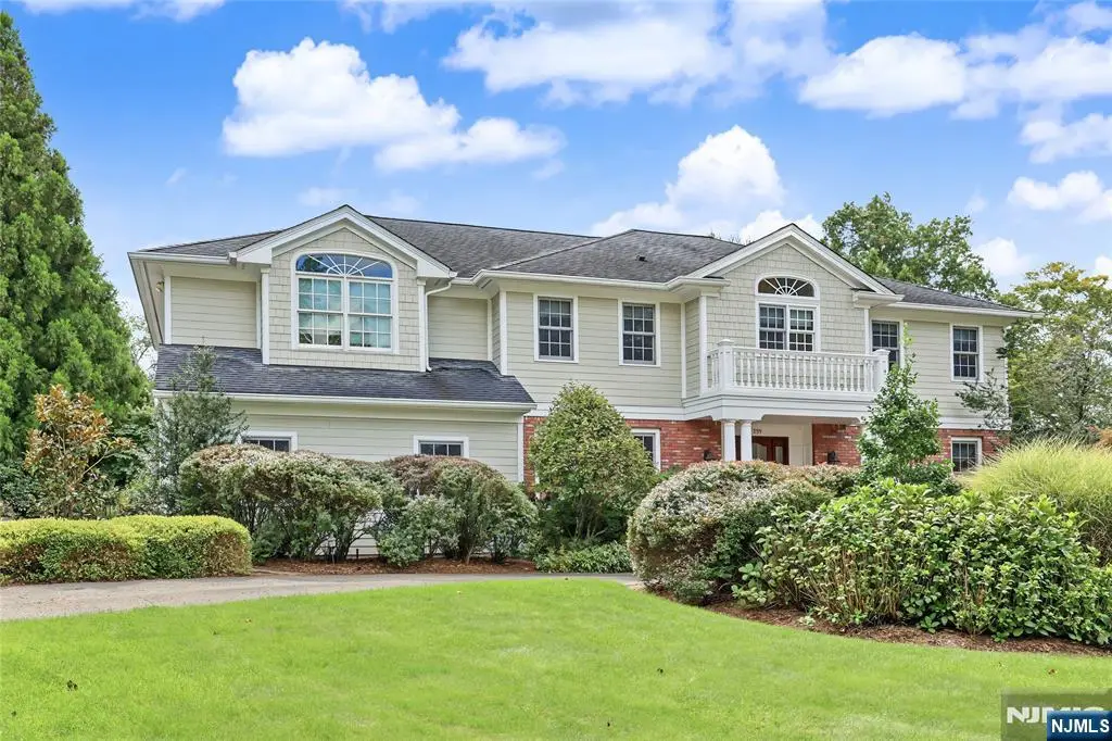 359 Lakeview Drive, Wyckoff, NJ 07481 - #1