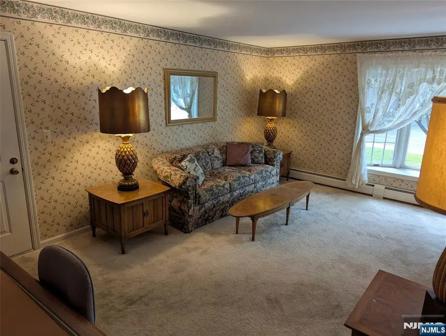 31 Maple Avenue 31A, Park Ridge, NJ 07656 - #3
