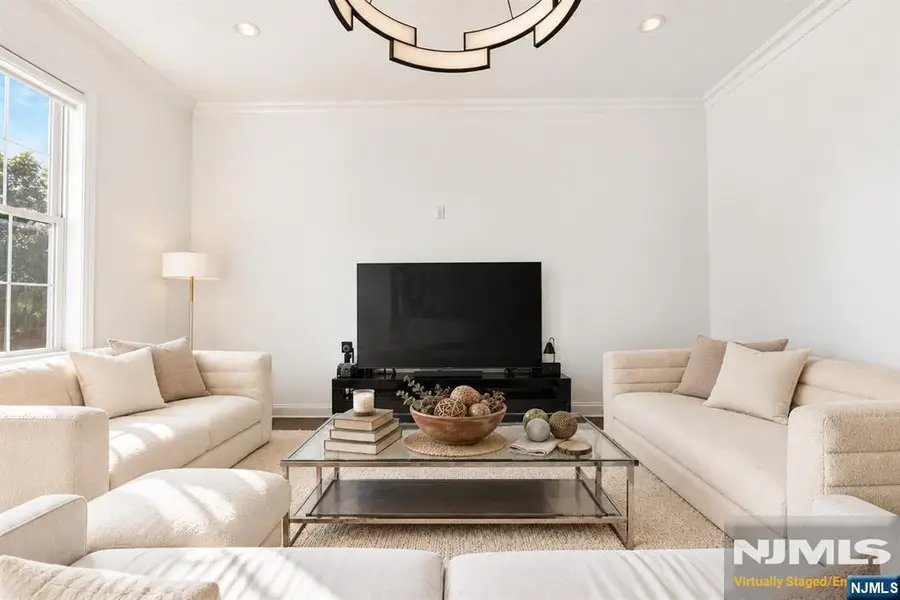 18 Parkside Lane, Teaneck, NJ 07666 - #3