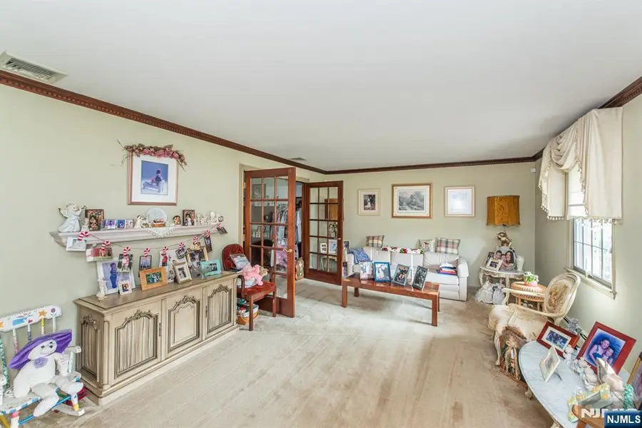2 Rochambeau Road, Pompton Plains, NJ 07444 - #3
