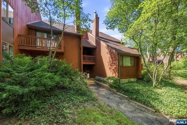 484 Teal Plaza, Secaucus, NJ 07094