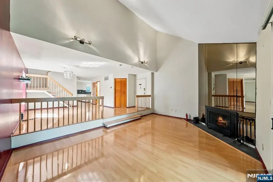 484 Teal Plaza, Secaucus, NJ 07094 - #3