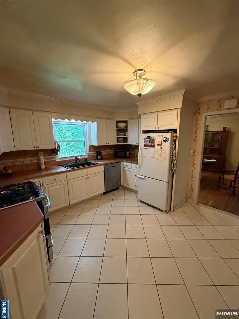 7 Sussex Road, Tenafly, NJ 07670 - #2