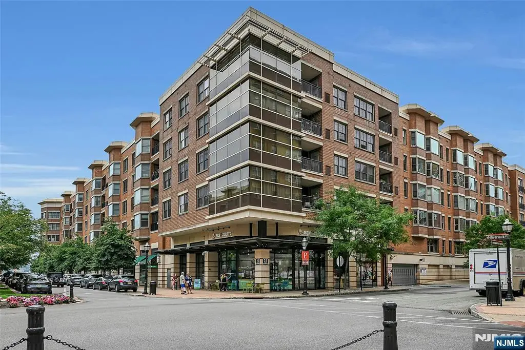 22 Ave At Port Imperial 512, West New York, NJ 07093 - #1