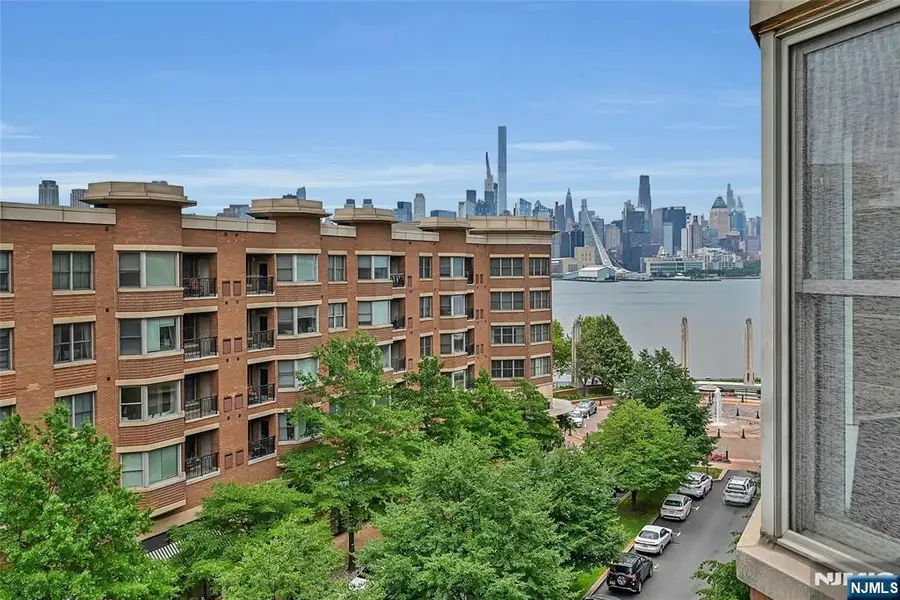 22 Ave At Port Imperial 512, West New York, NJ 07093 - #2