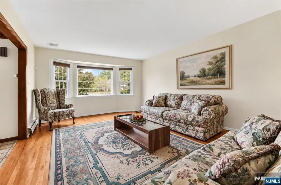 16 Avalon Drive, Montville, NJ 07045 - #3