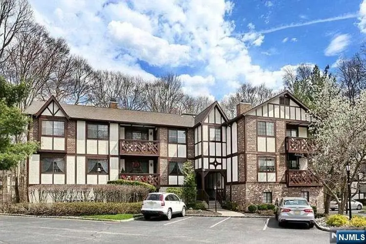 2004 Hawthorne Lane, Mahwah, NJ 07430 - #1