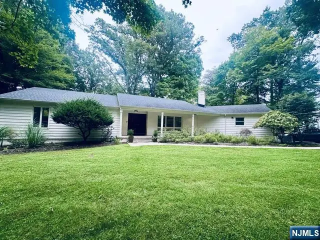 573 Kiowa Drive, Franklin Lakes, NJ 07417 - #2