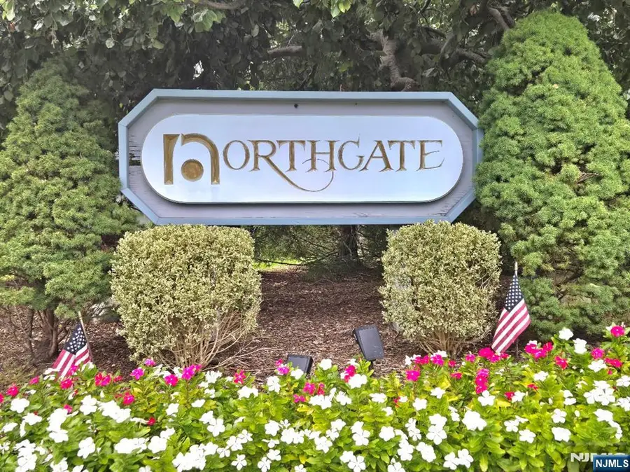 25 Braeburn Drive, Township Of Washington, NJ 07676 - #2