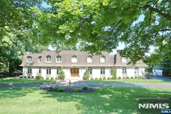 838 Iron Latch Road, Franklin Lakes, NJ 07417