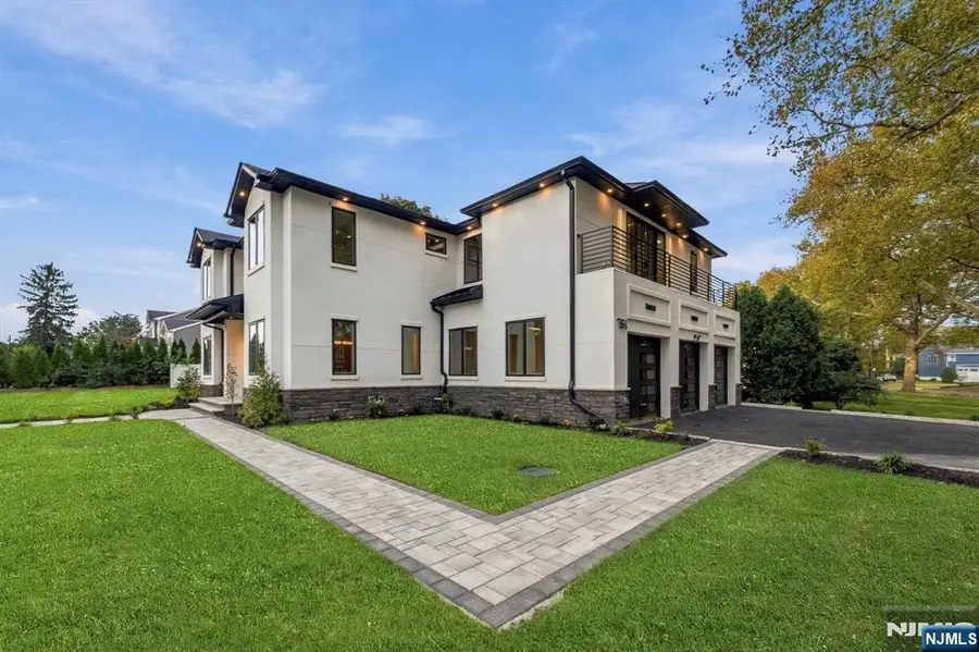 761 Cathy Ann Court, Paramus, NJ 07652 - #2