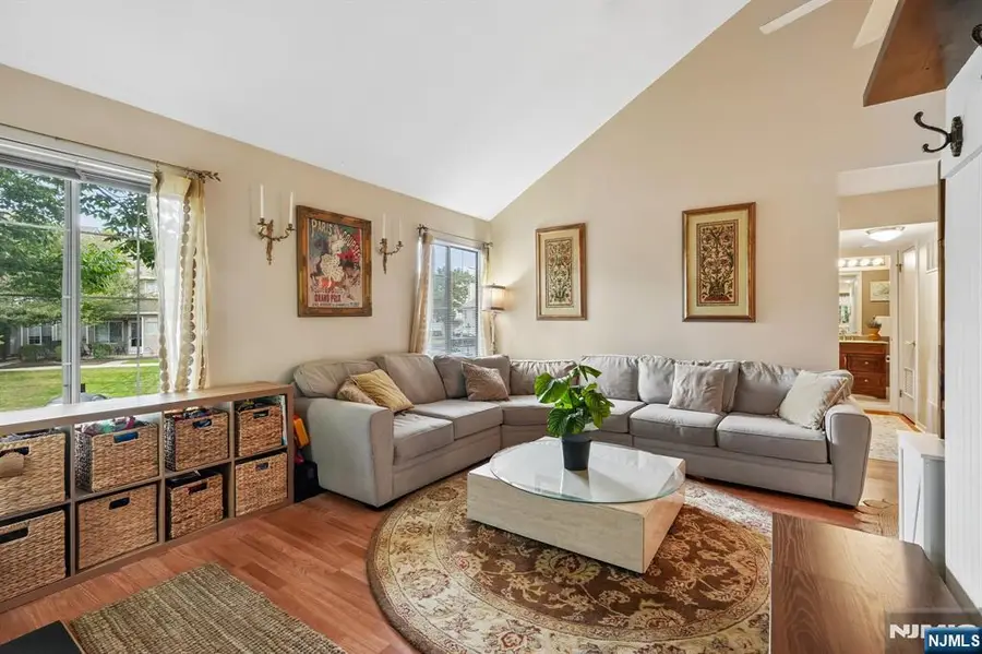 11 Stevens Court, Bedminster, NJ 07921 - #3