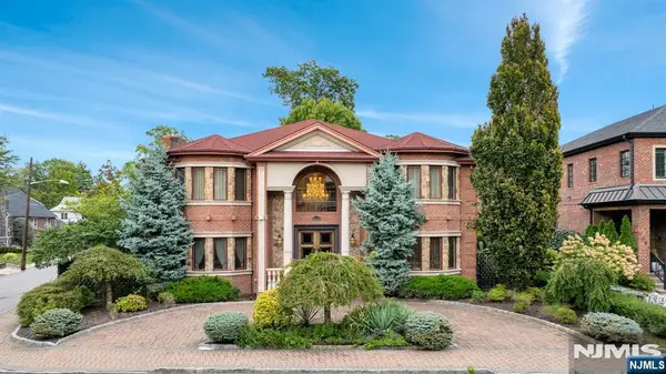 1088 Dearborn Road, Fort Lee, NJ 07024