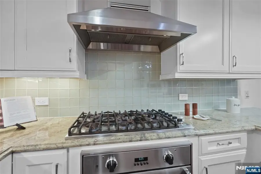 22 Oxford Landing, Weehawken, NJ 07086 - #3