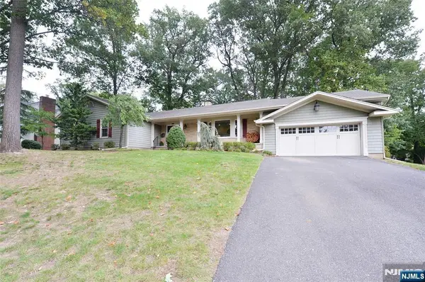 632 Iroquois Street, Oradell, NJ 07649