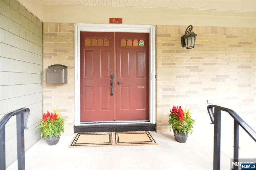 632 Iroquois Street, Oradell, NJ 07649 - #3