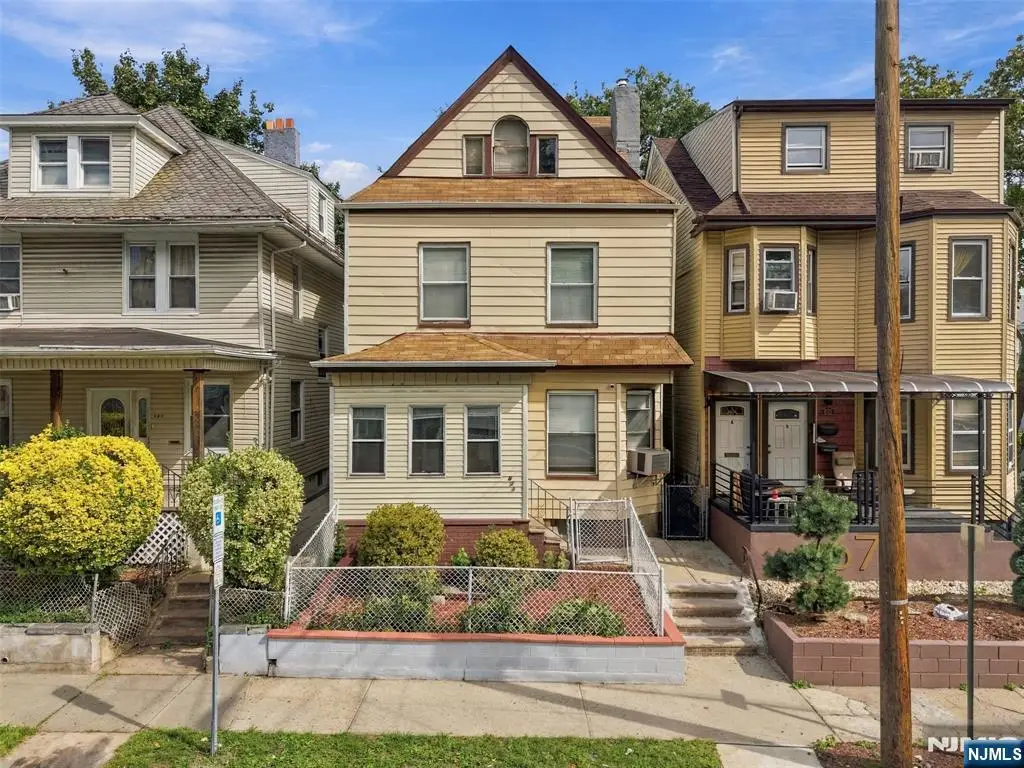 671 E 29th Street, Paterson, NJ 07504 - #1
