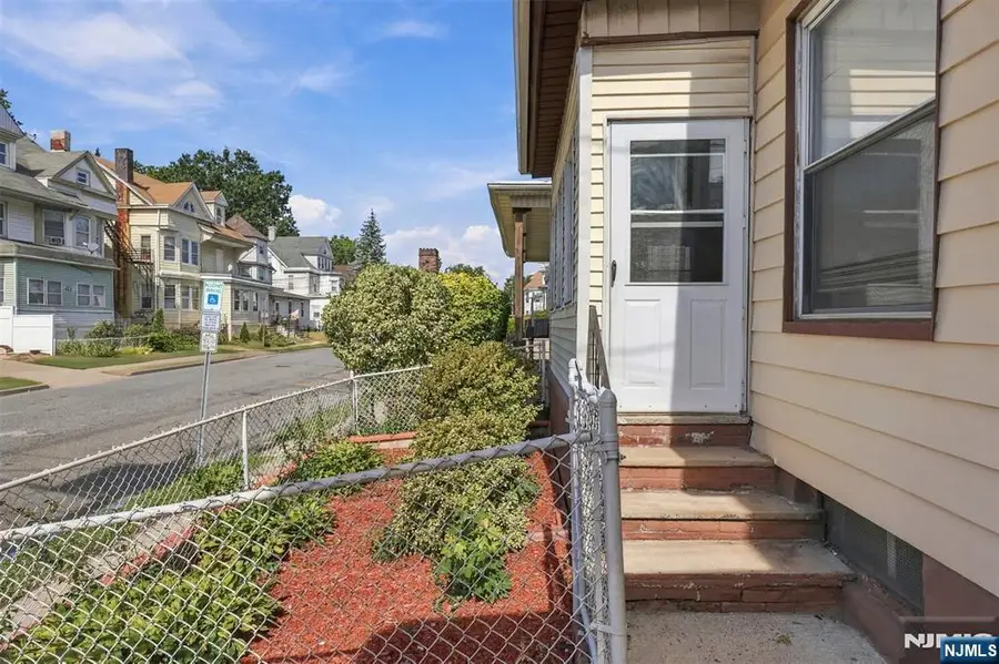 671 E 29th Street, Paterson, NJ 07504 - #2