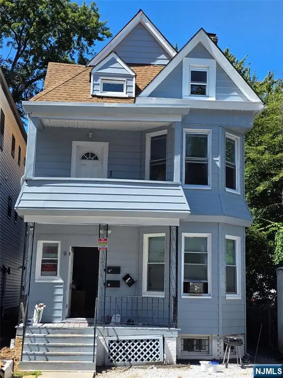 9 17th Street, East Orange, NJ 07018