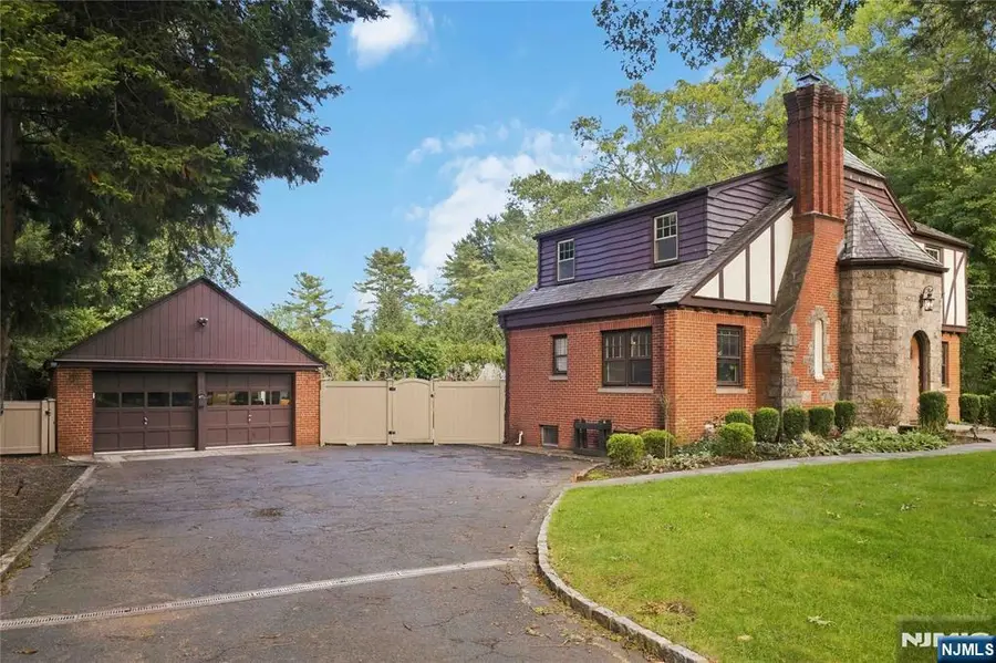 587 Closter Dock Road, Closter, NJ 07624 - #2