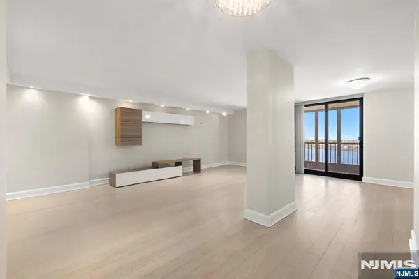 200 Winston Drive 2106, Cliffside Park, NJ 07010