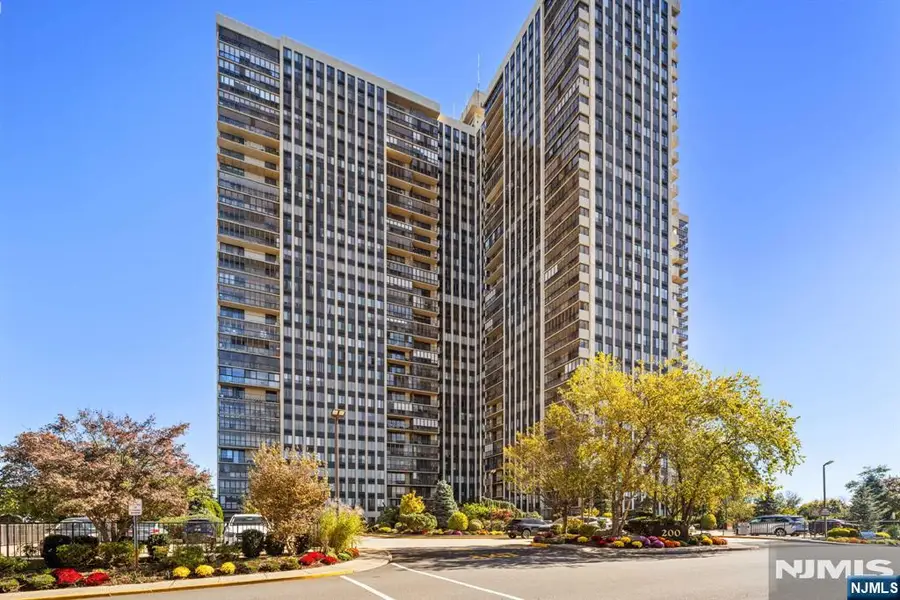 200 Winston Drive 2106, Cliffside Park, NJ 07010 - #2