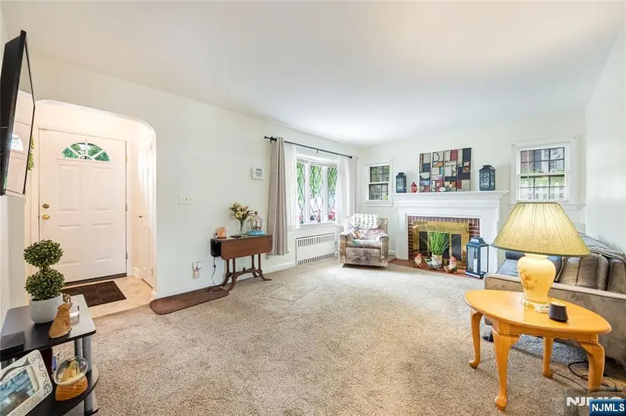 81 W Gouverneur Avenue, Rutherford, NJ 07070 - #3