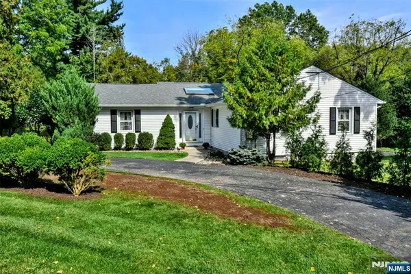 486 W Saddle River Road, Upper Saddle River, NJ 07458