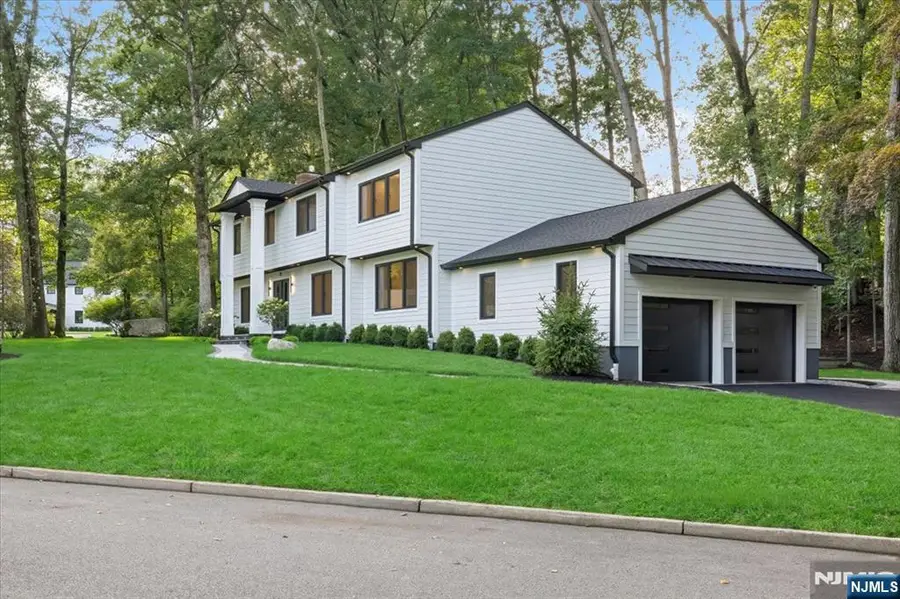 15 Green Way, Mahwah, NJ 07430 - #3