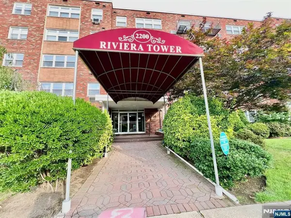 2200 Center Avenue E7, Fort Lee, NJ 07024