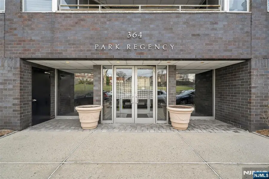 364 Palisade Avenue 5B, Cliffside Park, NJ 07010 - #3